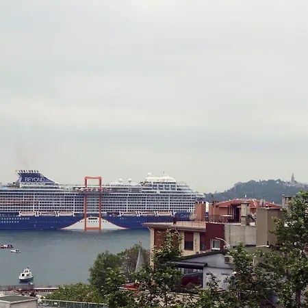 Bosphorus View-airport Shutle-high Speed Wifi-private Parking Istanbul
