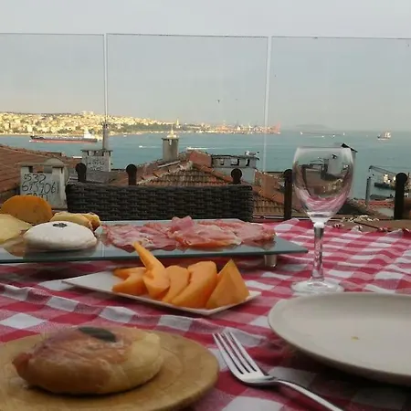 Bosphorus View-airport Shutle-high Speed Wifi-private Parking Istanboel