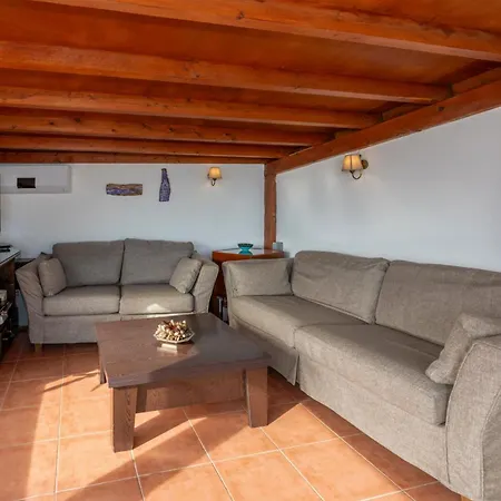 Bosphorus View-airport Shutle-high Speed Wifi-private Parking Appartement Istanboel