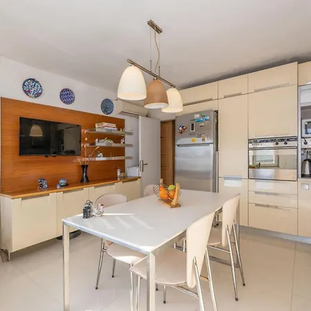 Apartment Bosphorus View-airport Shutle-high Speed Wifi-private Parking *