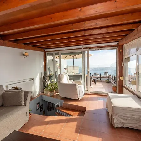 Bosphorus View-airport Shutle-high Speed Wifi-private Parking Apartment Istanbul