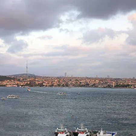 Apartment Bosphorus View-airport Shutle-high Speed Wifi-private Parking