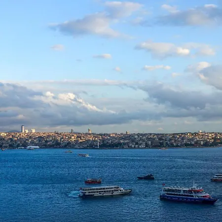 Bosphorus View-airport Shutle-high Speed Wifi-private Parking Apartment Istanbul